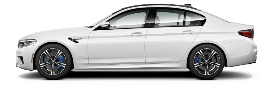 Серебристый седан. Аренда машин в Дубае