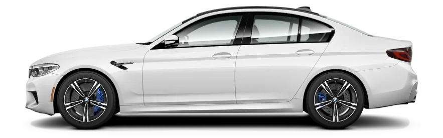 Серебристый седан. Аренда машин в Дубае