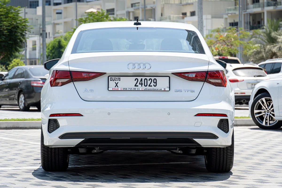 Audi A3 аренда в Дубае фото 3