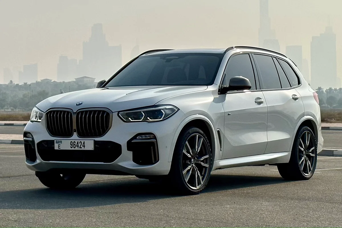 Аренда автомобиля BMW X5 M50i в Дубае