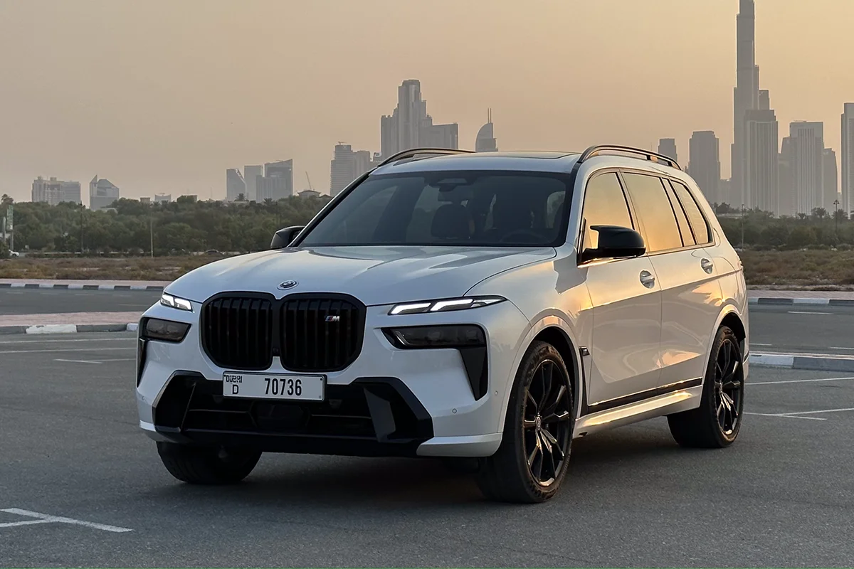 Аренда автомобиля BMW X7 M60i в Дубае
