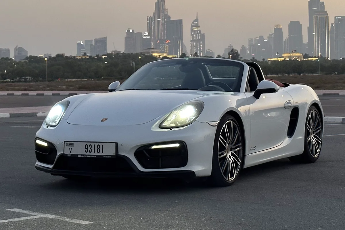 Аренда автомобиля Porsche Boxster в Дубае